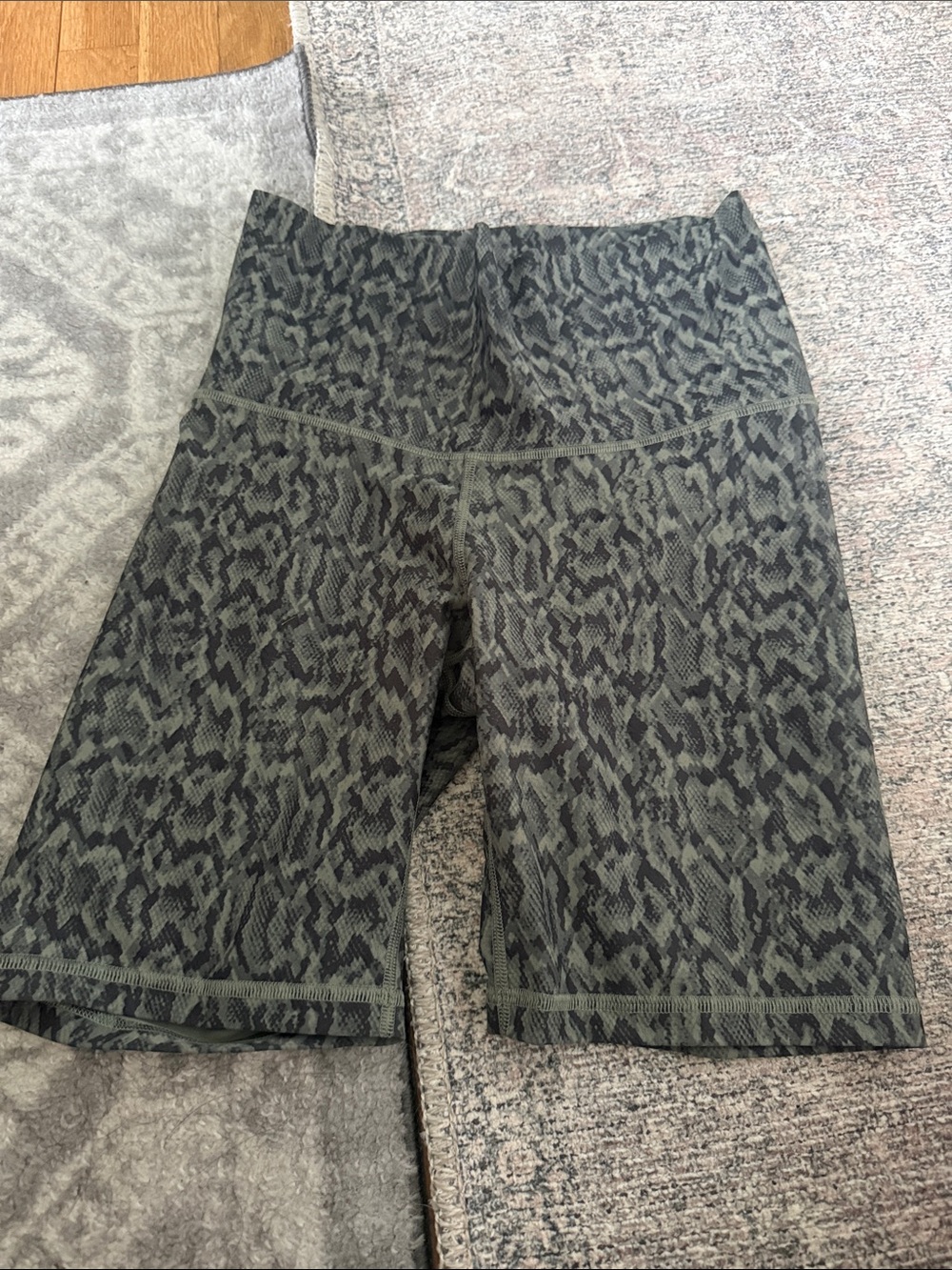 Old Navy Active Olive & Black Patterned Leggings